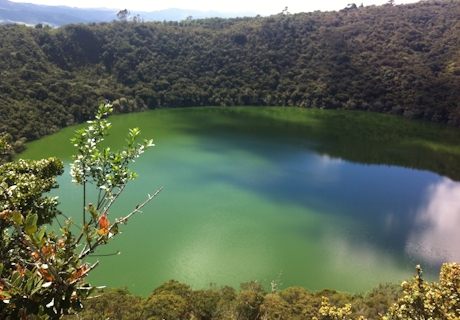 Laguna Guatavita desde Bogotá