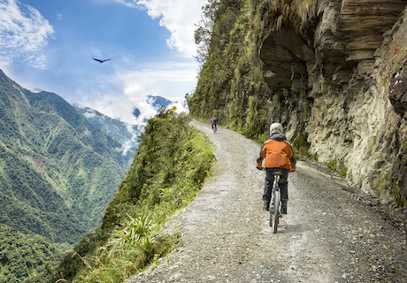 Camino de la muerte en bicicleta en Bolivia