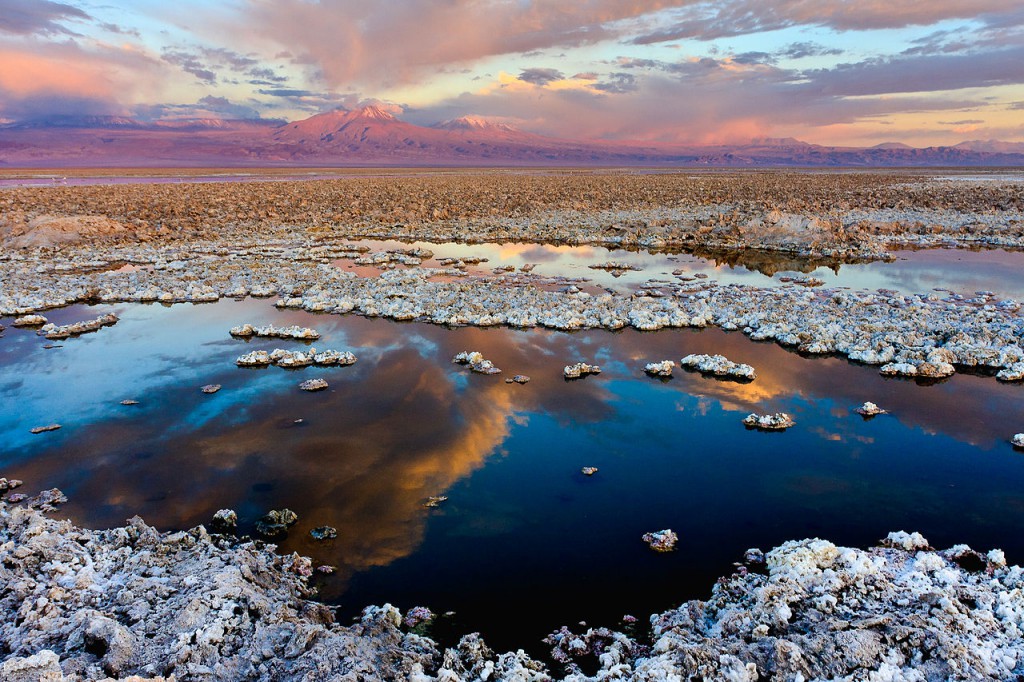 Reflexo do céu sobre o Salar de Atacama